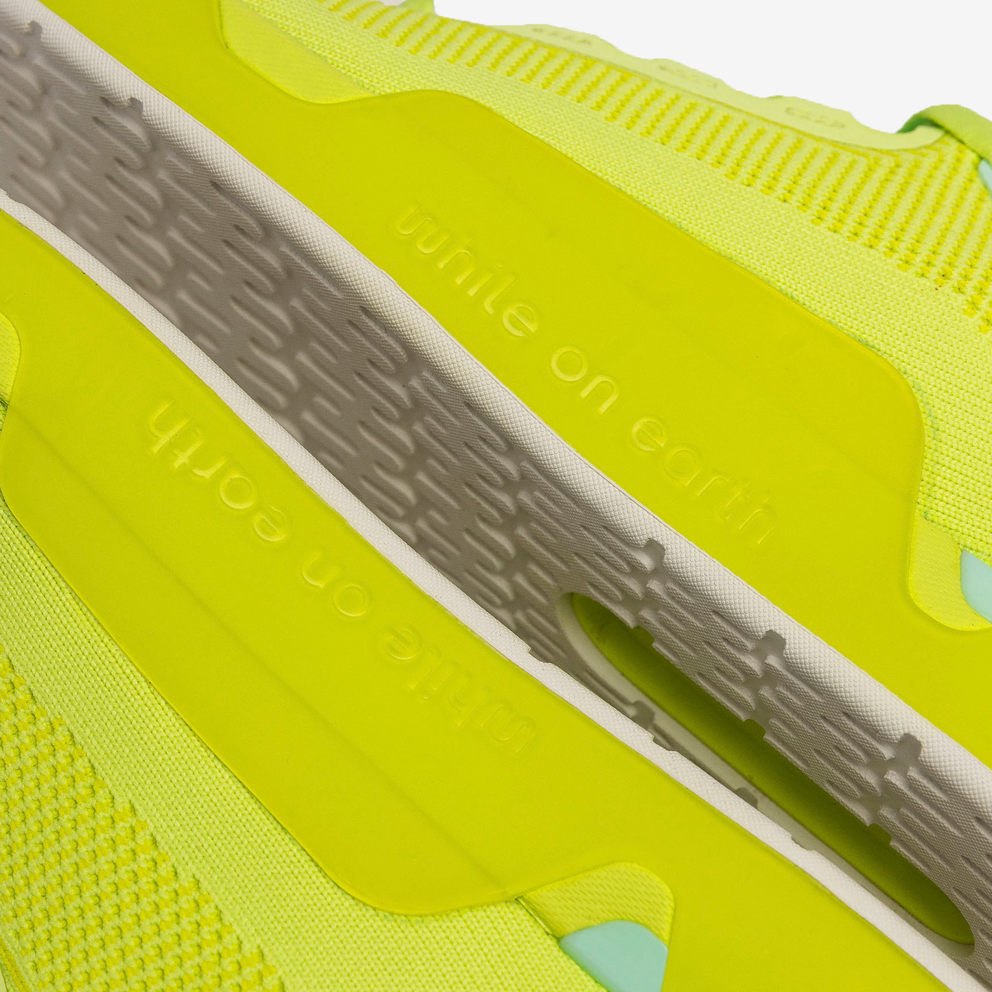 WHILE ON EARTH MOVE TRAINER FTN-Citrus/Sun