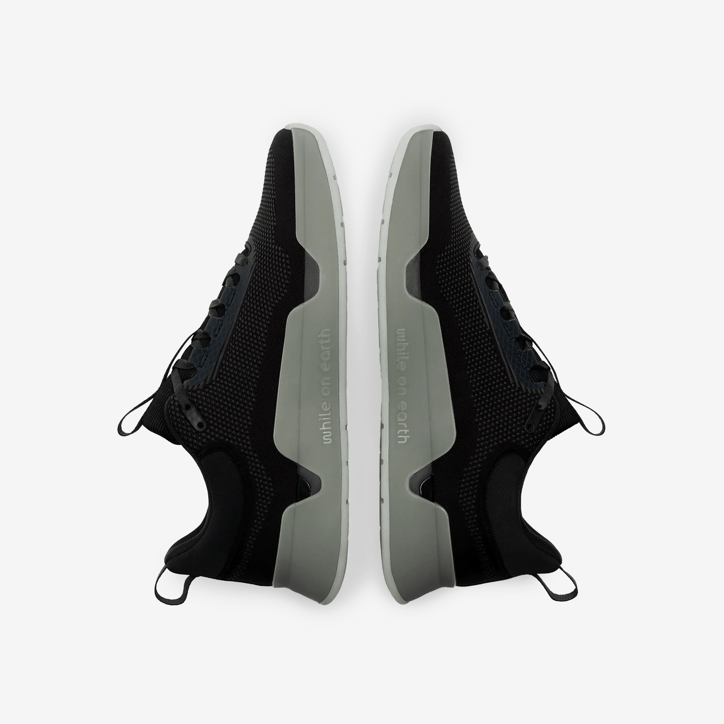 WHILE ON EARTH MOVE TRAINER FTN-black/moon