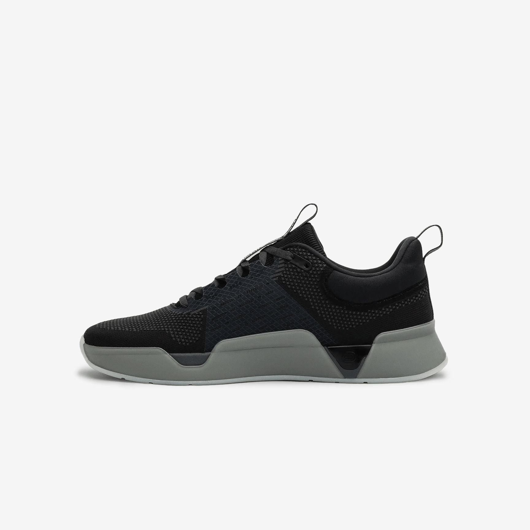 WHILE ON EARTH MOVE TRAINER FTN-black/moon