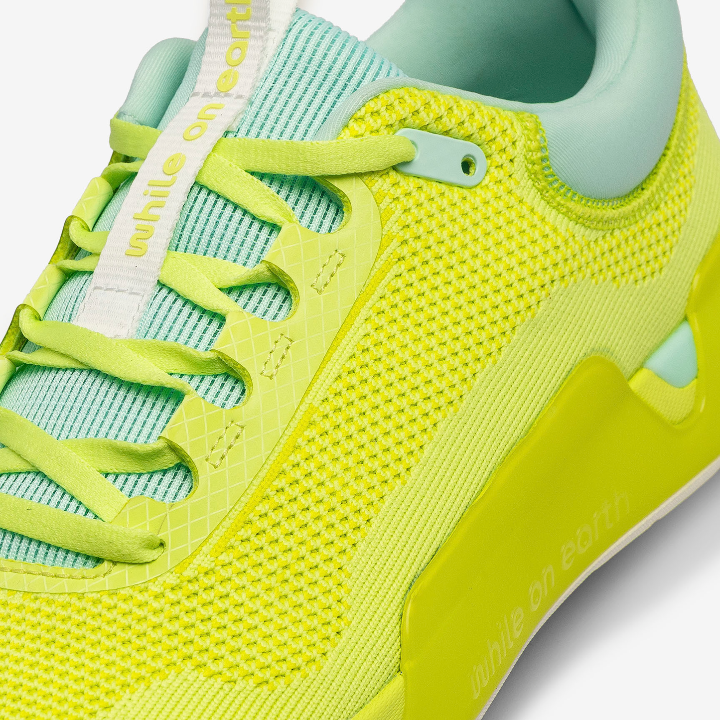 WHILE ON EARTH MOVE TRAINER FTN-Citrus/Sun