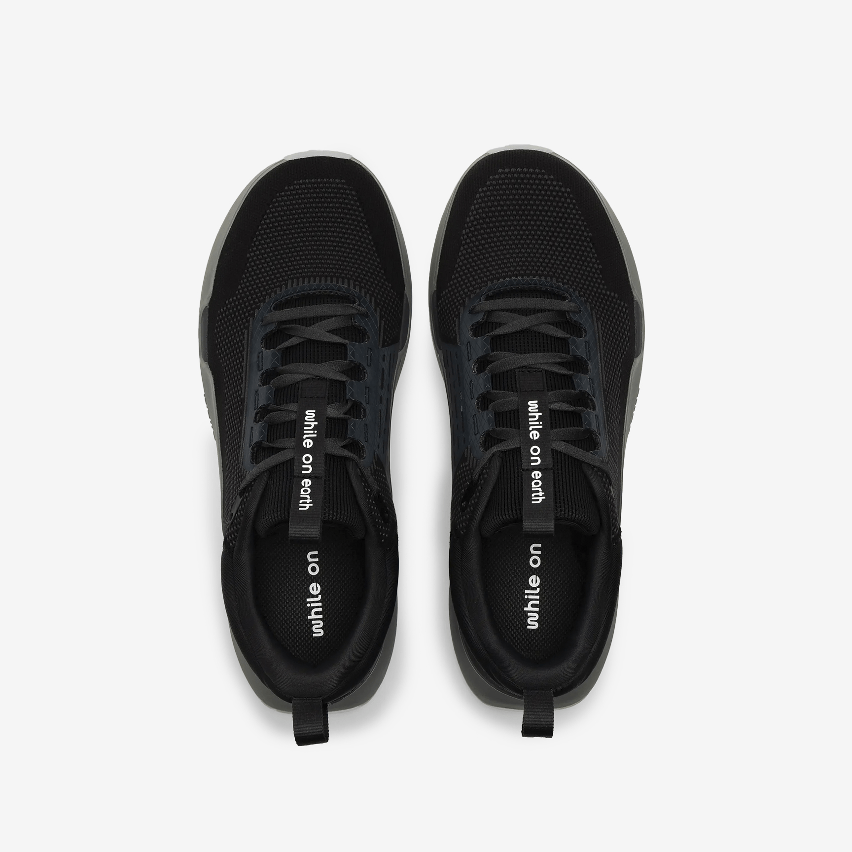 WHILE ON EARTH MOVE TRAINER FTN-black/moon