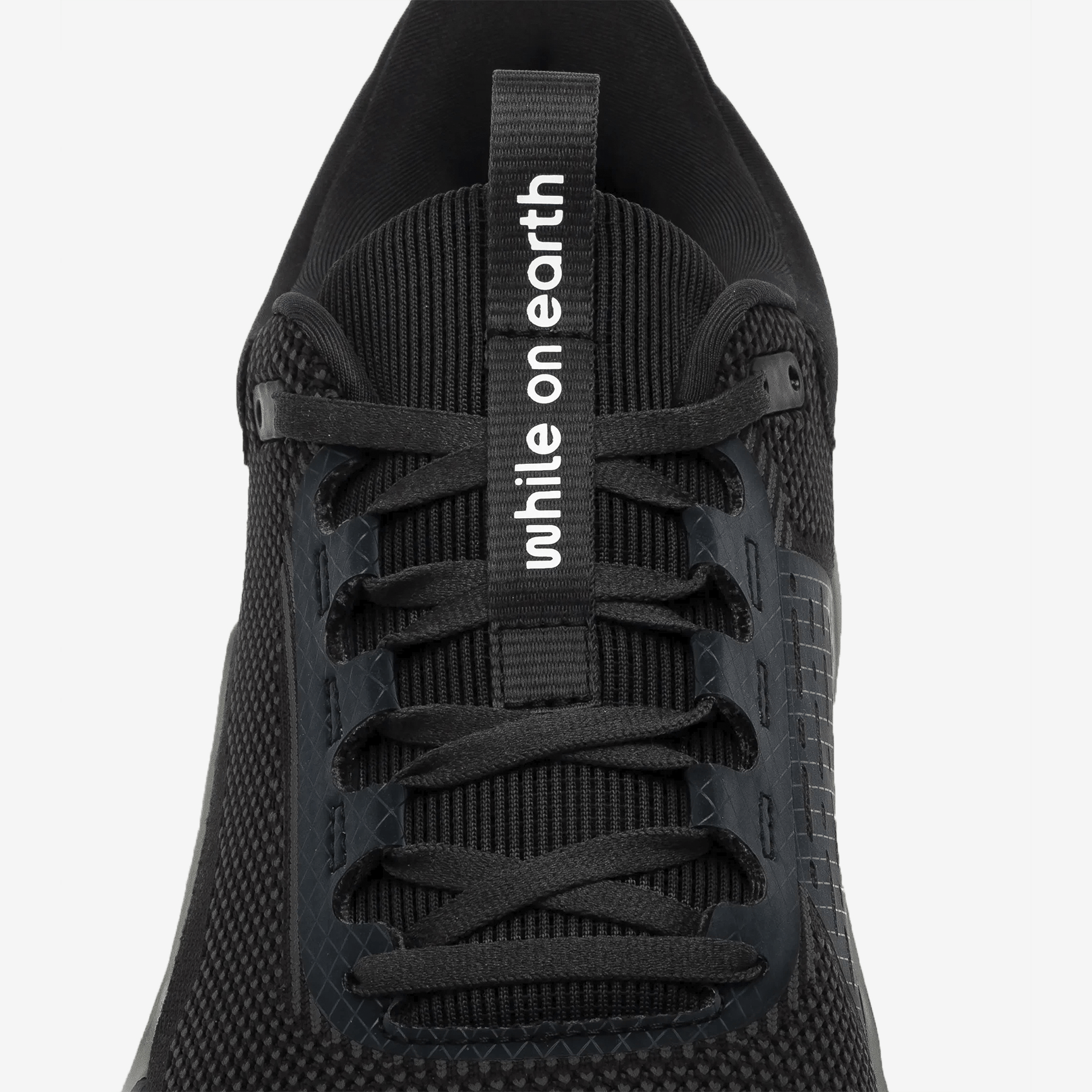 WHILE ON EARTH MOVE TRAINER FTN-black/moon