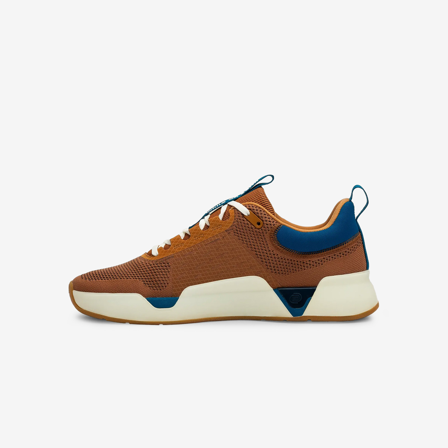 WHILE ON EARTH MOVE TRAINER 4946-Bark/Oat